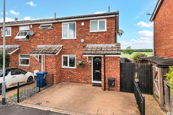 2 Bedroom End Of Terrace House For Sale In First Avenue, Warboys, PE28