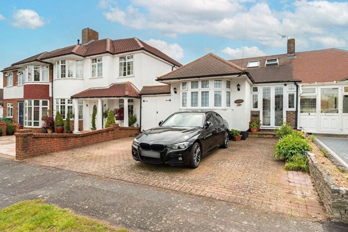 3 Bedroom Bungalow For Sale In Benfleet Close, Sutton, Surrey, SM1