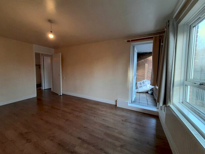 1 Bedroom Flat To Rent In Swains Road, London SW17