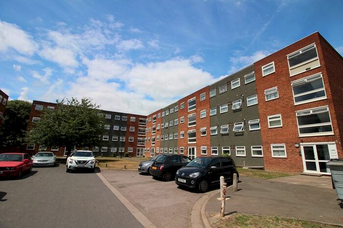 2 Bedroom Flat To Rent In Memorial Close, Hounslow, TW5
