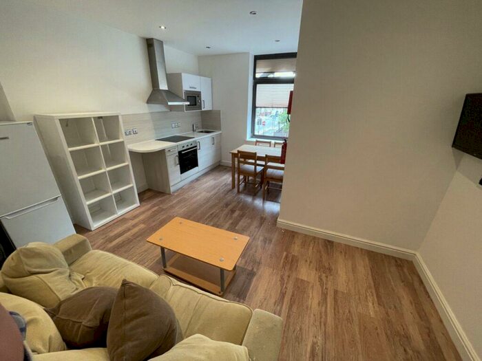 2 Bedroom Apartment To Rent In Westcotes Drive, Leicester, LE3