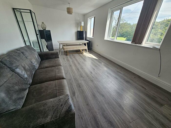 3 Bedroom Flat To Rent In Moor Grange View, Leeds, LS16