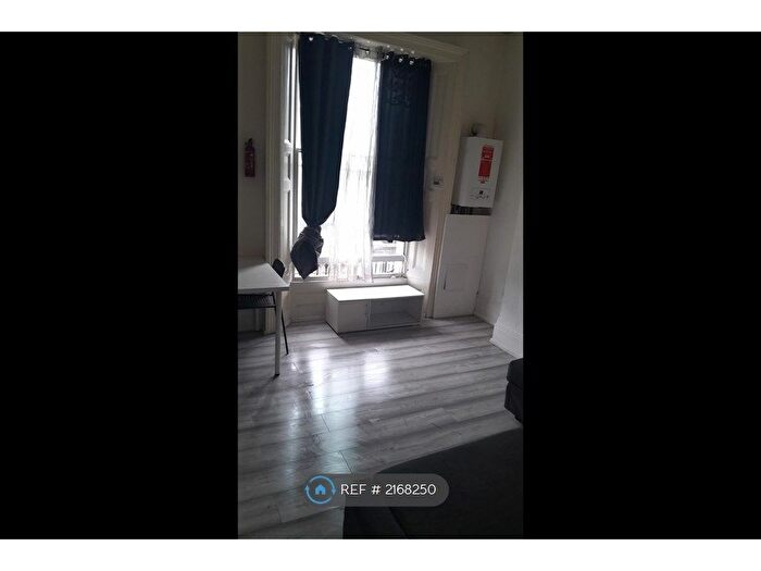 1 Bedroom Flat To Rent In East India Dock Road, London, E14