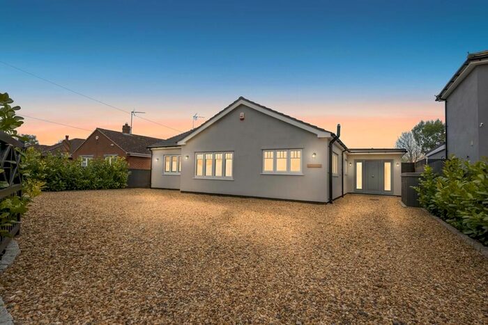 4 Bedroom Detached Bungalow For Sale In High Road, Wisbech St Mary, Wisbech, Cambridgeshire, PE13