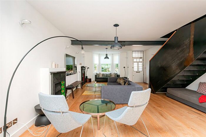4 Bedroom Detached House To Rent In Oxford Gardens, Notting Hill, London, W10