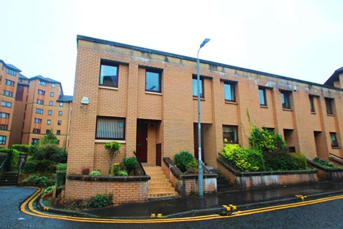 2 Bedroom House To Rent In Parsonage Square, Glasgow, G4