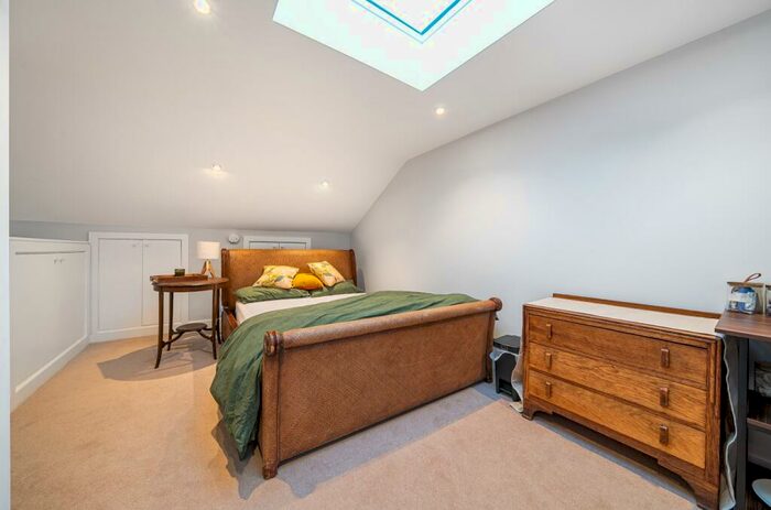 Flat To Rent In Aylett Road London, SE25