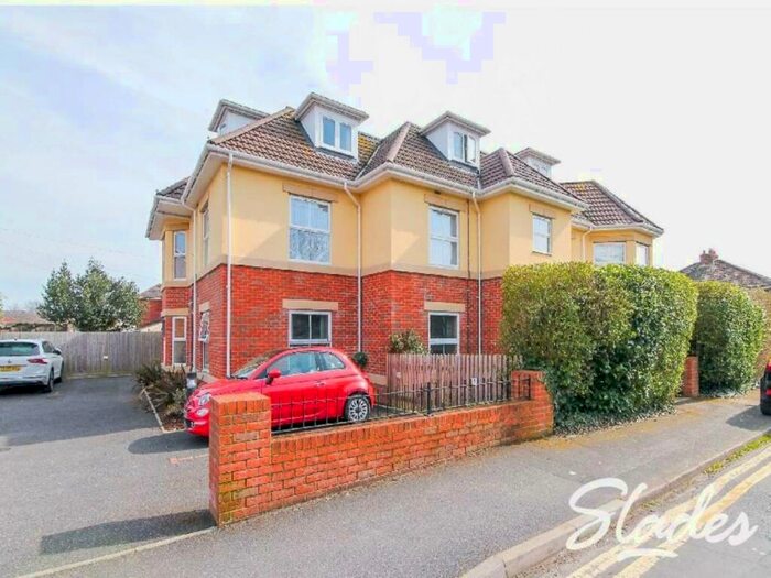 2 Bedroom Apartment To Rent In Gardner Road, Christchurch, Dorset, BH23