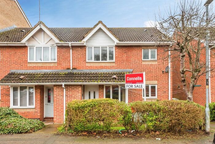 1 Bedroom Terraced House For Sale In Barnum Court, Swindon, SN2