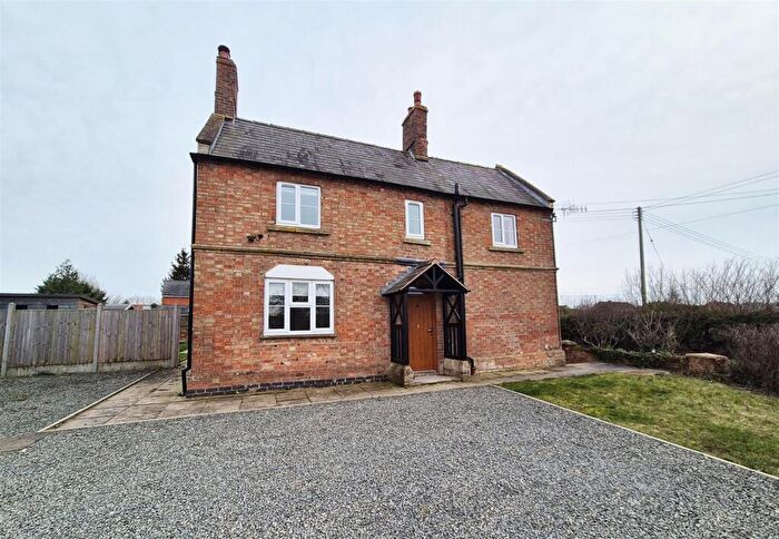 3 Bedroom Detached House To Rent In Stratford Road, Newbold On Stour, CV37