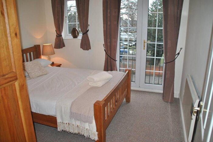 2 Bedroom Apartment To Rent In Knights Place, Windsor, SL4