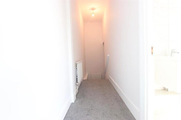 1 Bedroom Flat To Rent In Haslemere Road, London, N21