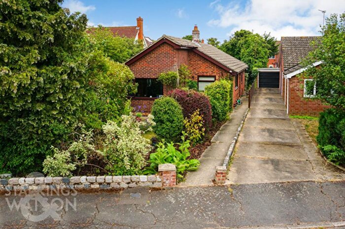 3 Bedroom Detached Bungalow For Sale In Lime Tree Avenue, Long Stratton, Norwich, NR15
