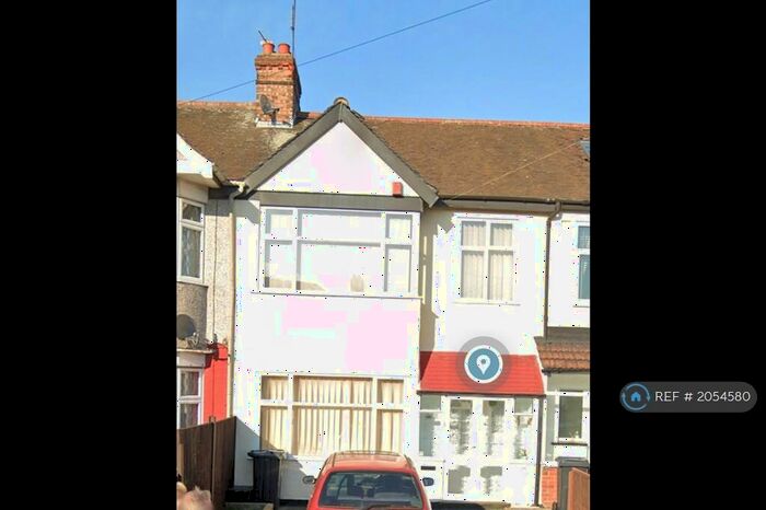 3 Bedroom Terraced House To Rent In Baron Gardens, Ilford, IG6