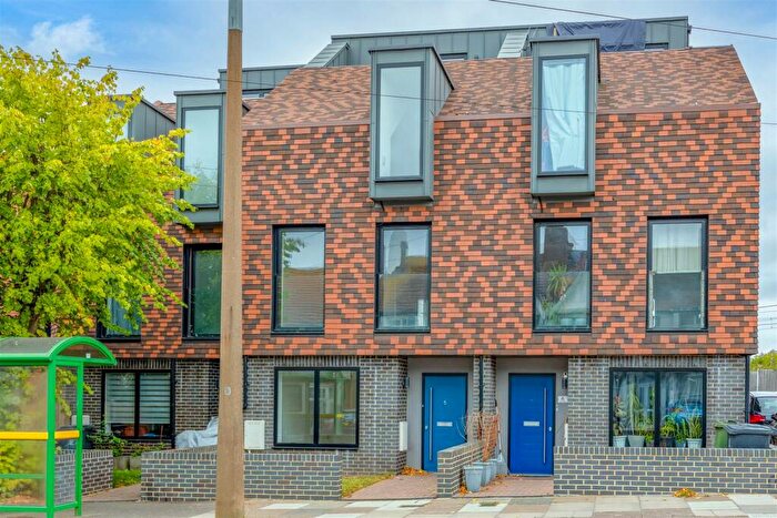 5 Bedroom Terraced House To Rent In Crowstone Avenue, Westcliff-On-Sea, SS0