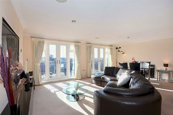 3 Bedroom Apartment To Rent In Blakes Quay, Gas Works Road, Reading, Berkshire, RG1