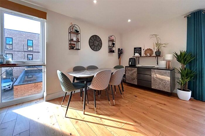 2 Bedroom Flat For Sale In Exchange Close, Aldershot, Hampshire, GU11