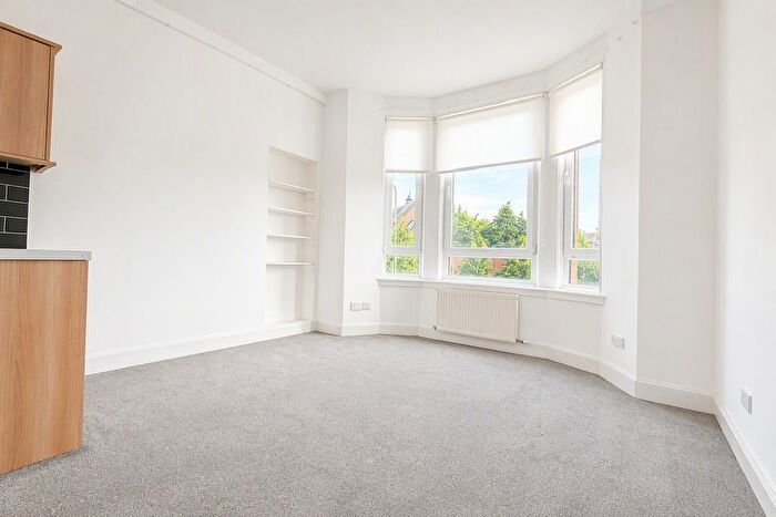 2 Bedroom Flat To Rent In Hathaway Lane, Glasgow, G20