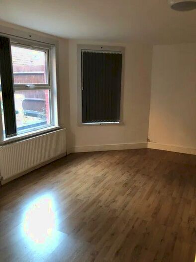 2 Bedroom Flat To Rent In Park Avenue, Willesden Green, NW2
