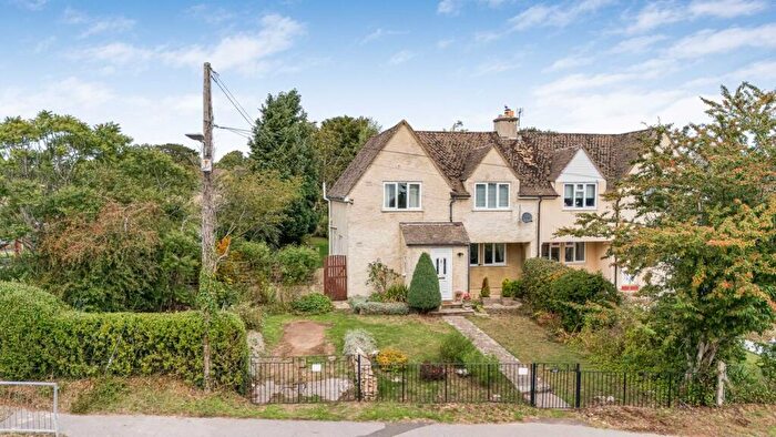 3 Bedroom Semi Detached House For Sale In Box Crescent, Minchinhampton, GL6