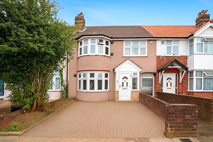 3 Bedroom Terraced House For Sale In Ash Grove, Heston, Greater London, TW5