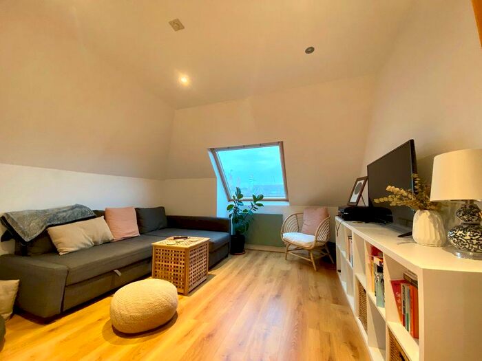 2 Bedroom Flat To Rent In Westbourne Villas, Hove, E.Sussex, BN3