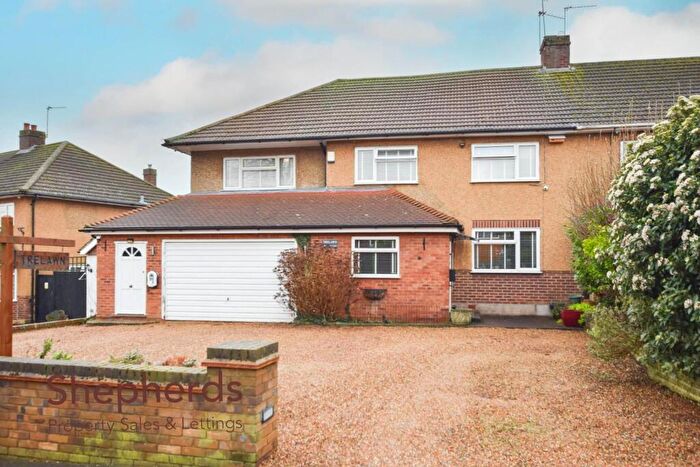 4 Bedroom Semi Detached House For Sale In Bury Green Road, West Cheshunt, EN7