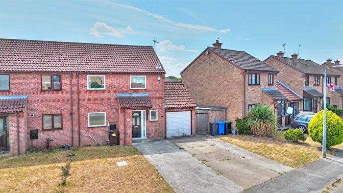 3 Bedroom Semi-Detached House For Sale In Worcester Road, Ipswich, IP3