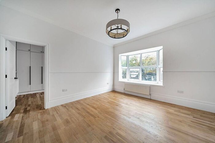 1 Bedroom Flat To Rent In Kew Road, Kew, Richmond, TW9