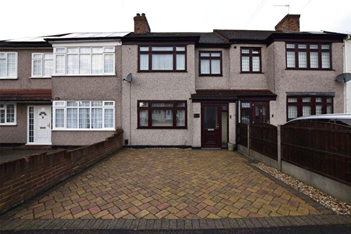 3 Bedroom Terraced House For Sale In Lynton Avenue, Romford, RM7