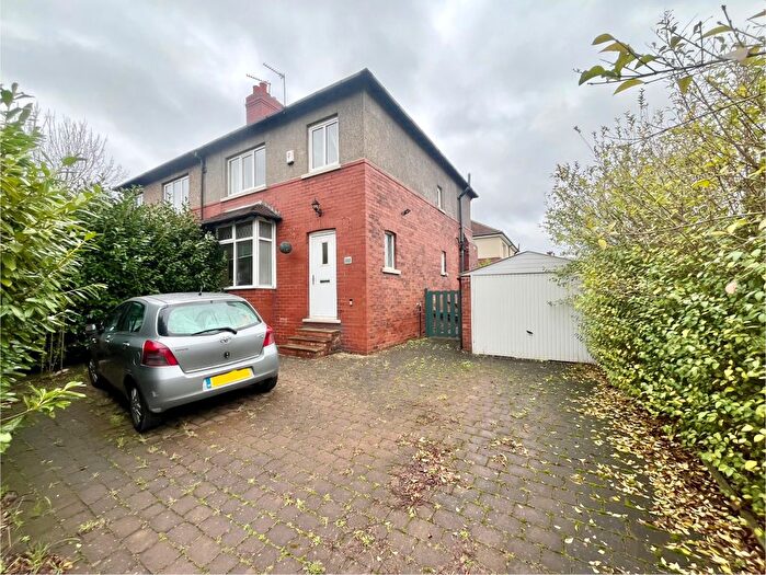 3 Bedroom Semi-Detached House To Rent In Dewsbury Road, Wakefield, West Yorkshire, WF2