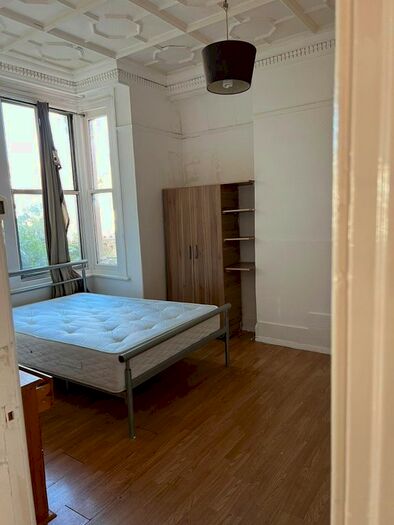 1 Bedroom Detached House To Rent In Brightwell Crescent, London, SW17