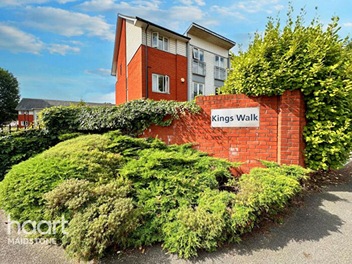 3 Bedroom Apartment To Rent In Kings Walk, Maidstone, ME14
