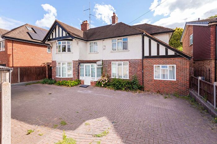 5 Bedroom Detached House For Sale In Braywick Road, Maidenhead, SL6