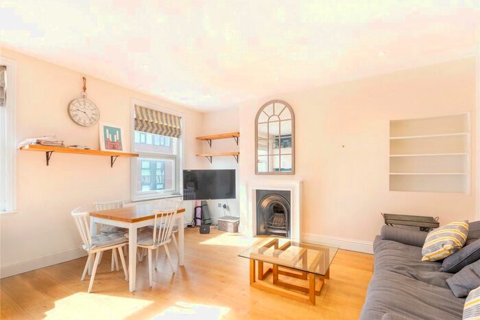 3 Bedroom Flat To Rent In Tooting High Street, London, SW17