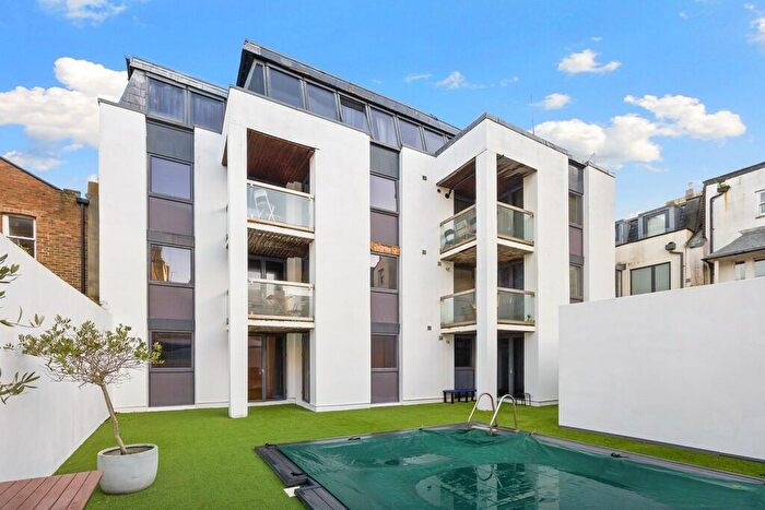 1 Bedroom Apartment To Rent In St. Georges Road, Brighton, BN2