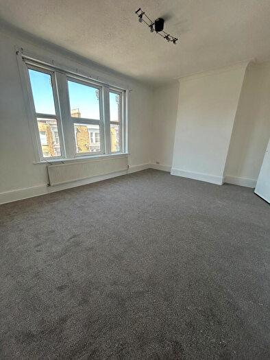 3 Bedroom Flat To Rent In Friern Barnet Road, London, N11