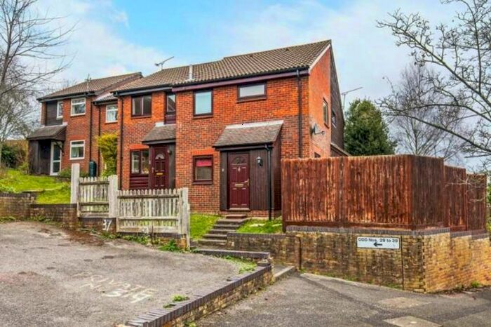 1 Bedroom Semi-Detached House To Rent In Lowden Close, Winchester, SO22