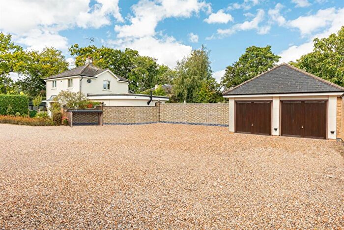 4 Bedroom Detached House For Sale In Henderson Place, Epping Green, SG13