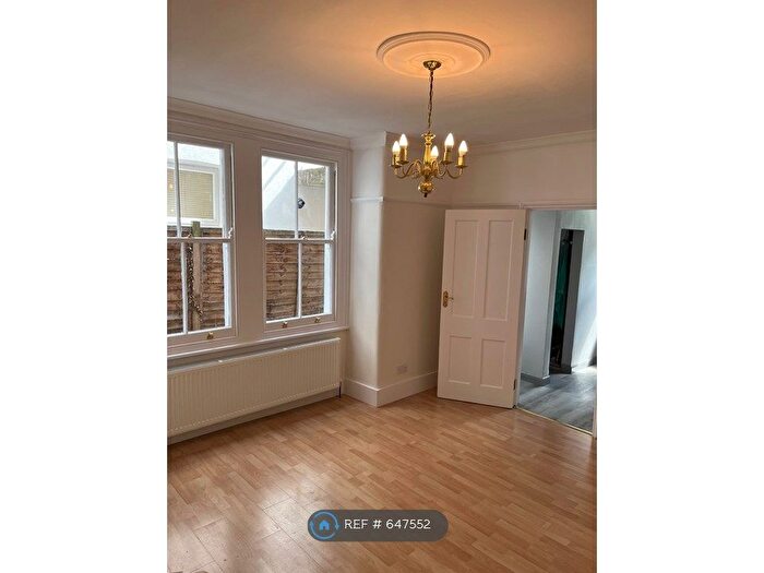 2 Bedroom Flat To Rent In Gilbey Road, London, SW17