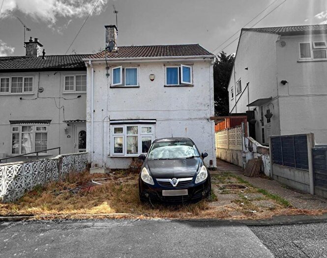 3 Bedroom Town House For Sale In Drumcliffe Road, Thurnby Lodge, Leicester, LE5
