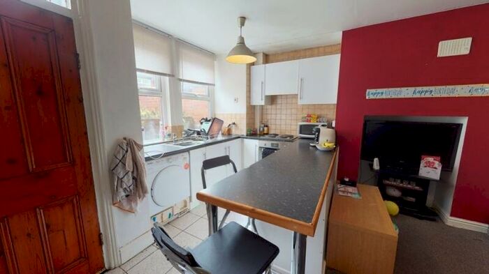 4 Bedroom Terraced House To Rent In Trelawn Avenue, Headingley, Leeds, LS6