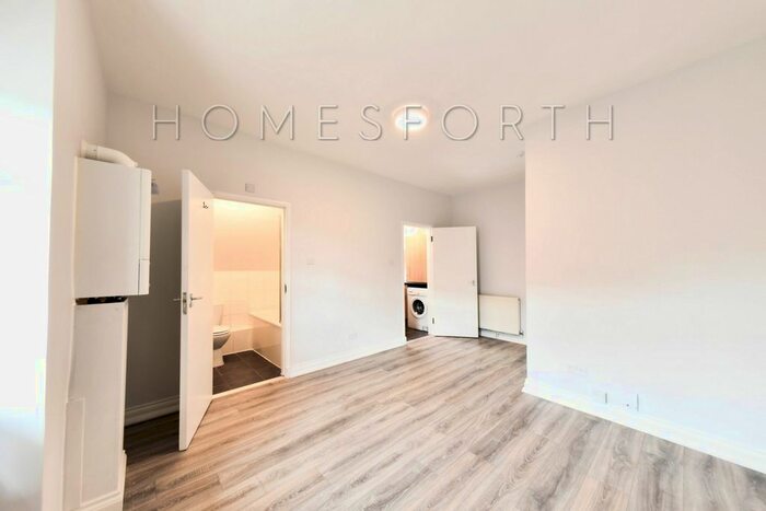 Studio To Rent In Mount View Road, Finsbury Park, N4