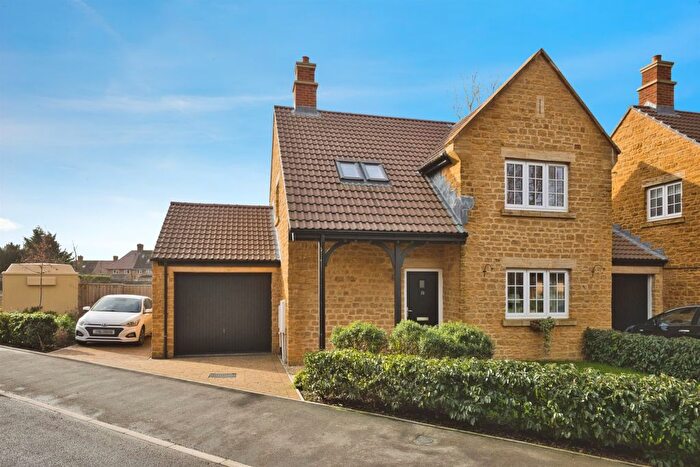 2 Bedroom Link Detached House For Sale In Great Field Lane, Stoke-Sub-Hamdon, TA14