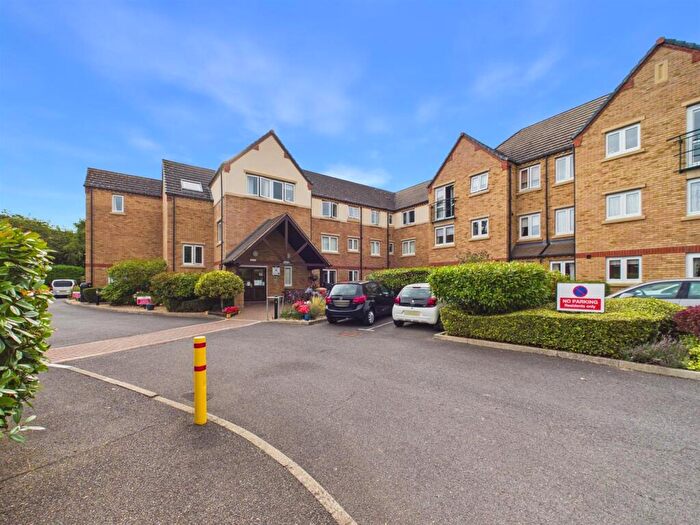 2 Bedroom Flat For Sale In St Georges Avenue, Stamford, PE9