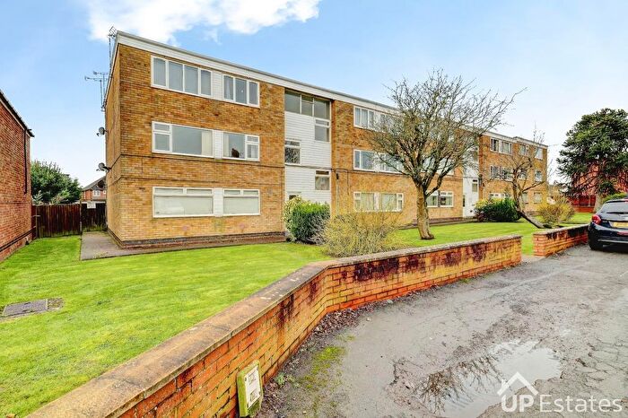 2 Bedroom Flat To Rent In Upper Eastern Green Lane, Coventry, CV5