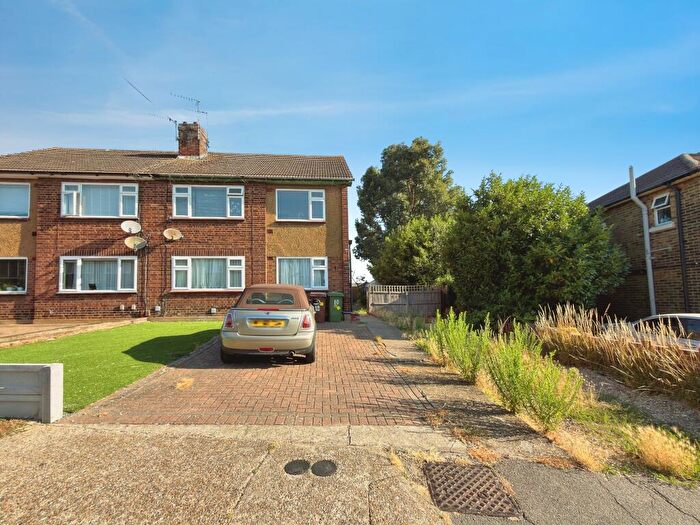 2 Bedroom Maisonette To Rent In Elm Road, Aveley, RM15