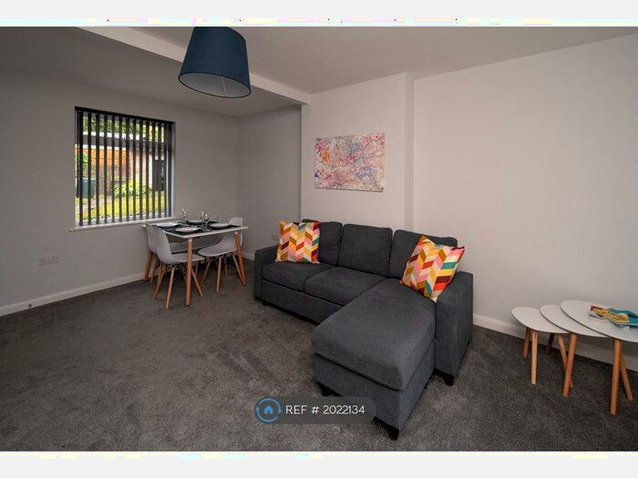 4 Bedroom Semi-Detached House To Rent In Woodland Way, Bristol, BS15