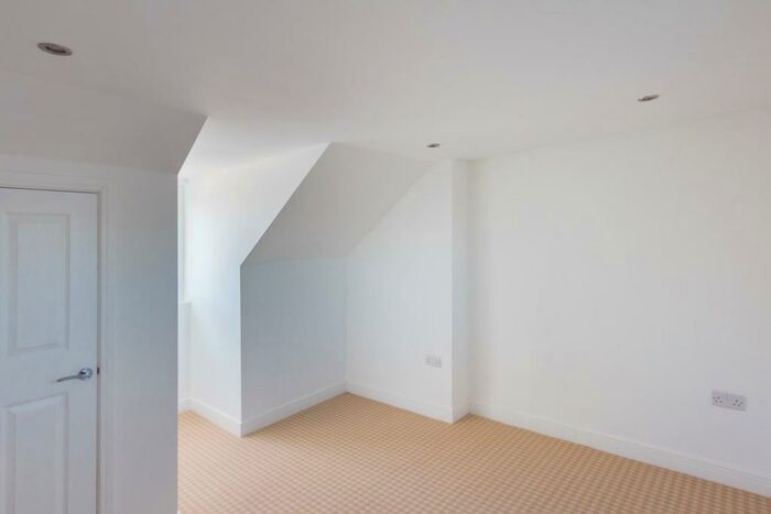 1 Bedroom Apartment To Rent In Alcester Road, Studley. Warks., B80