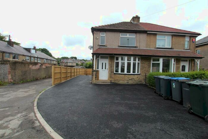 3 Bedroom Semi-Detached House To Rent In Medway, Queensbury, Bradford, BD13